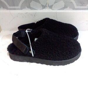 UGG Lanah Clog Size 6